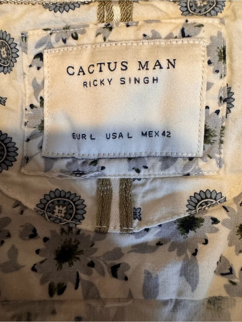 Casual Short-Sleeve Floral Button-Down Shirt - White/Blue - Picture 3 of 3